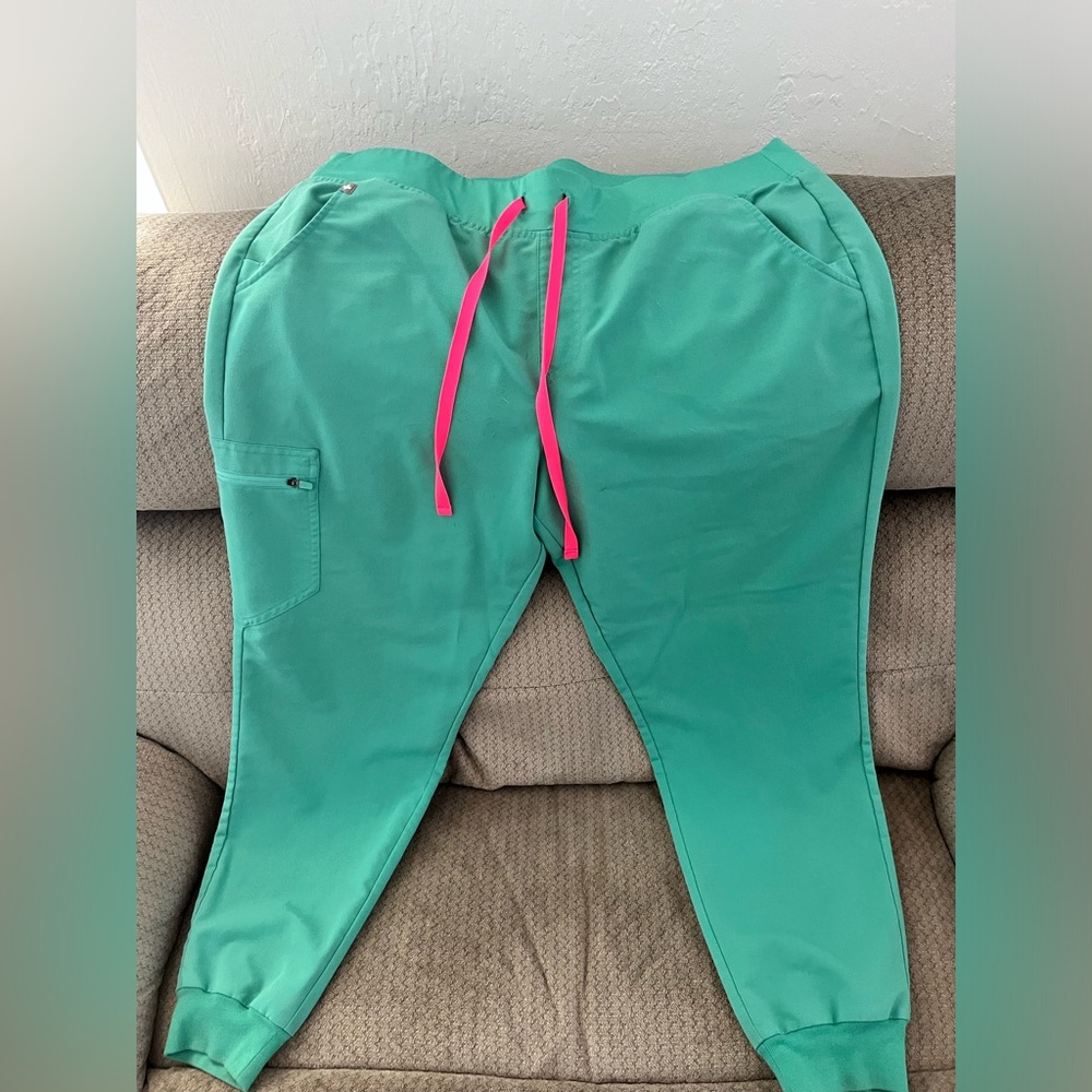 Figs Jogger Scrub Pants
